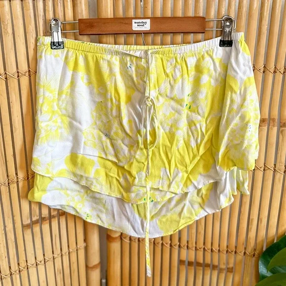 Cupcakes & Cashmere Yellow Tie-dye Mini Skirt Swim Coverup / Sarong Large - Picture 2 of 7
